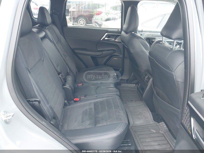 Mitsubishi Outlander 2025 — миниатюра 8