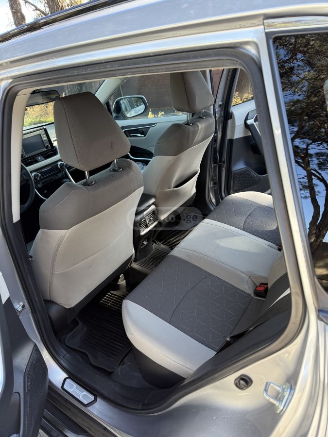 Toyota RAV 4 - фото 10