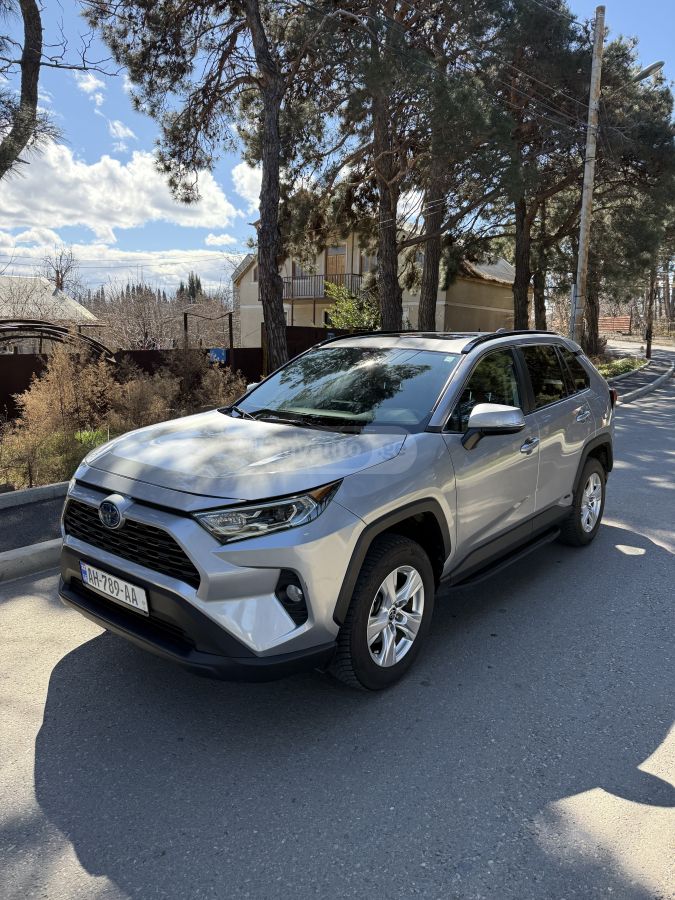 Toyota RAV 4 - фото 4