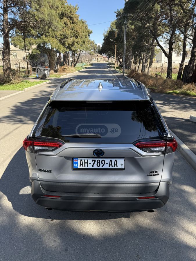 Toyota RAV 4 - фото 7