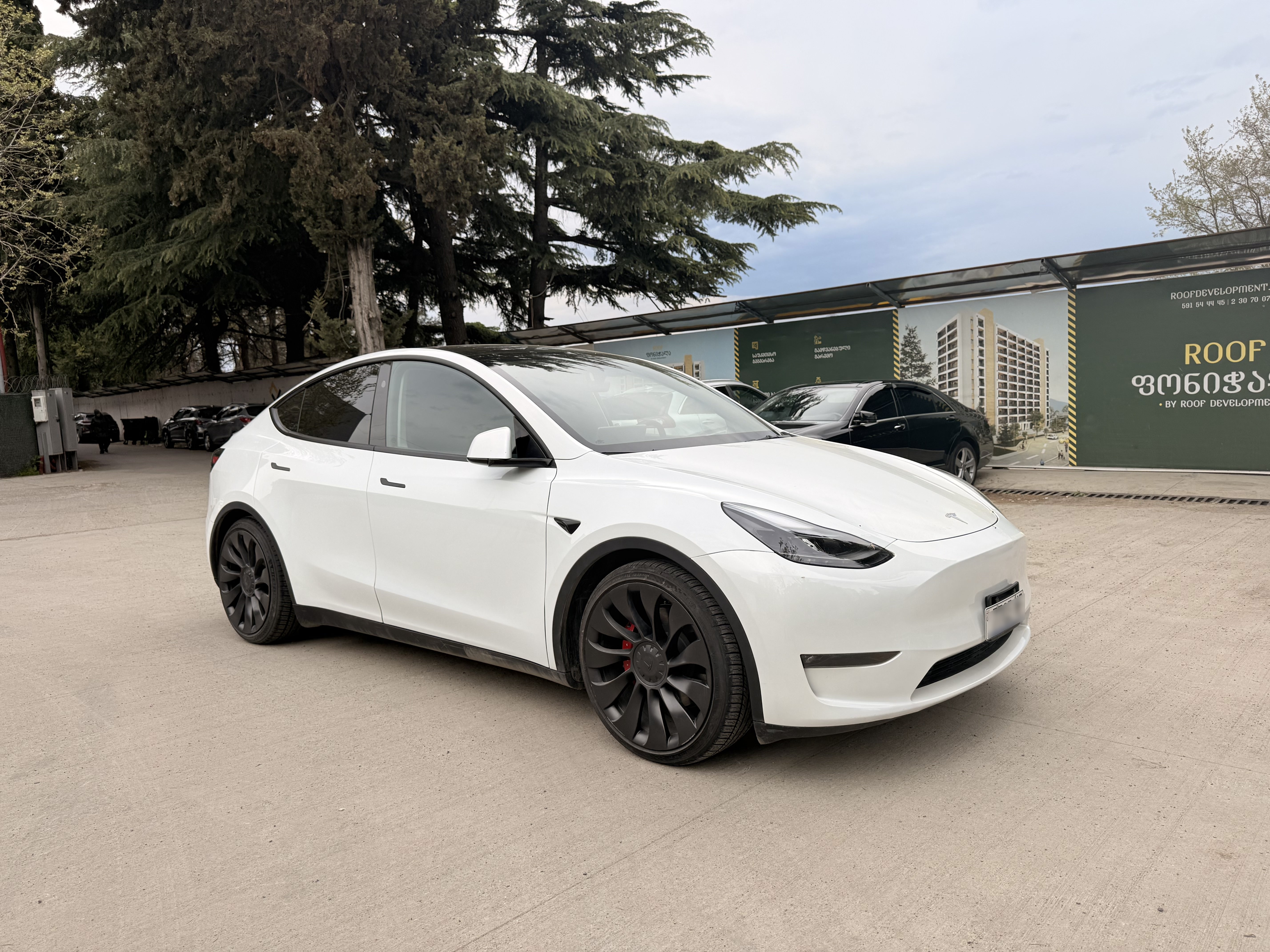 Tesla Model Y - фото 4