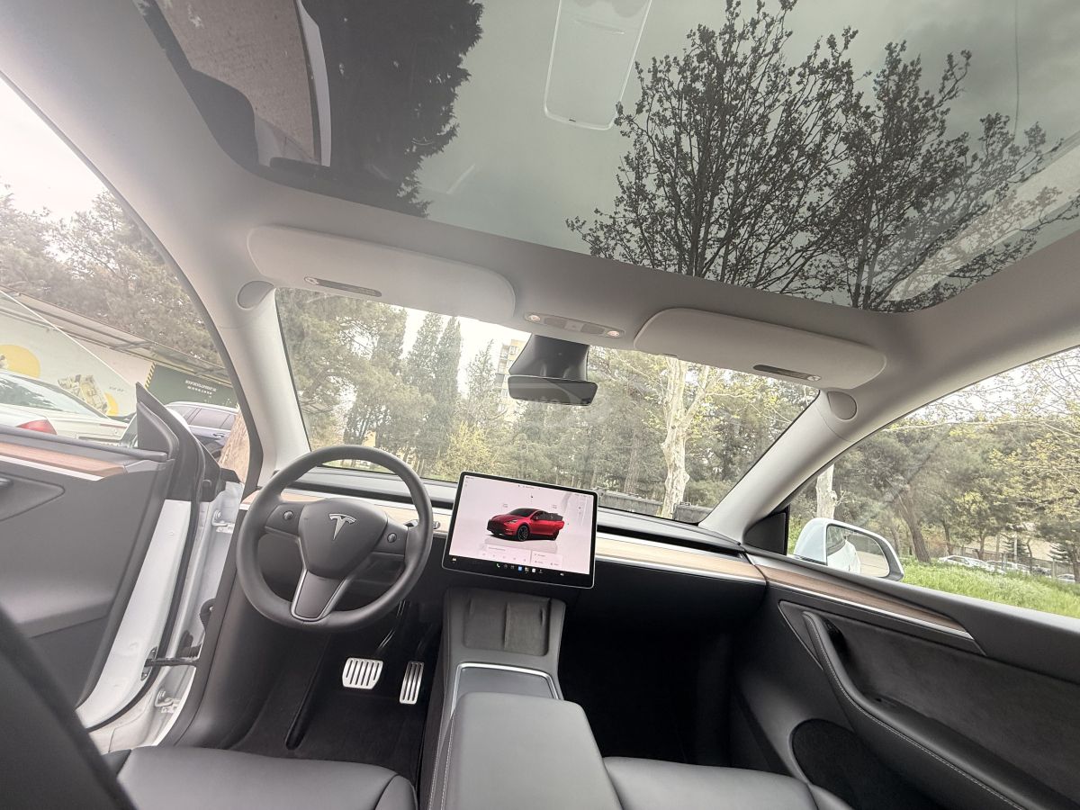 Tesla Model Y - фото 7