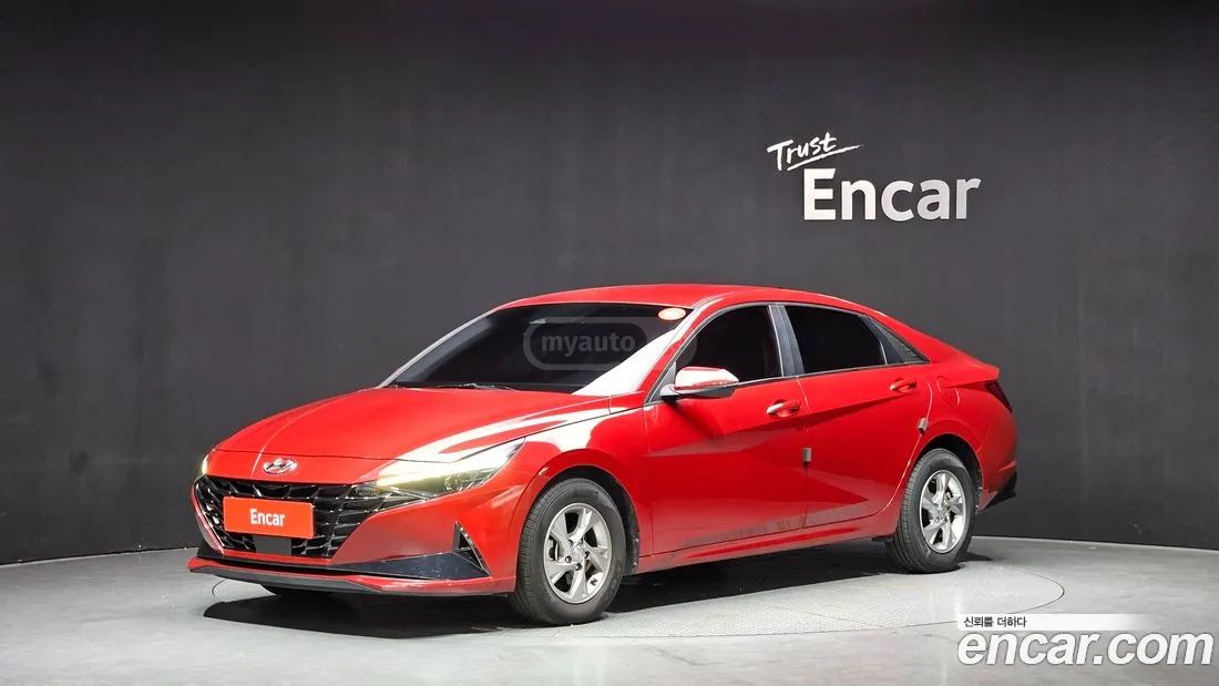 Hyundai Elantra - фото 1