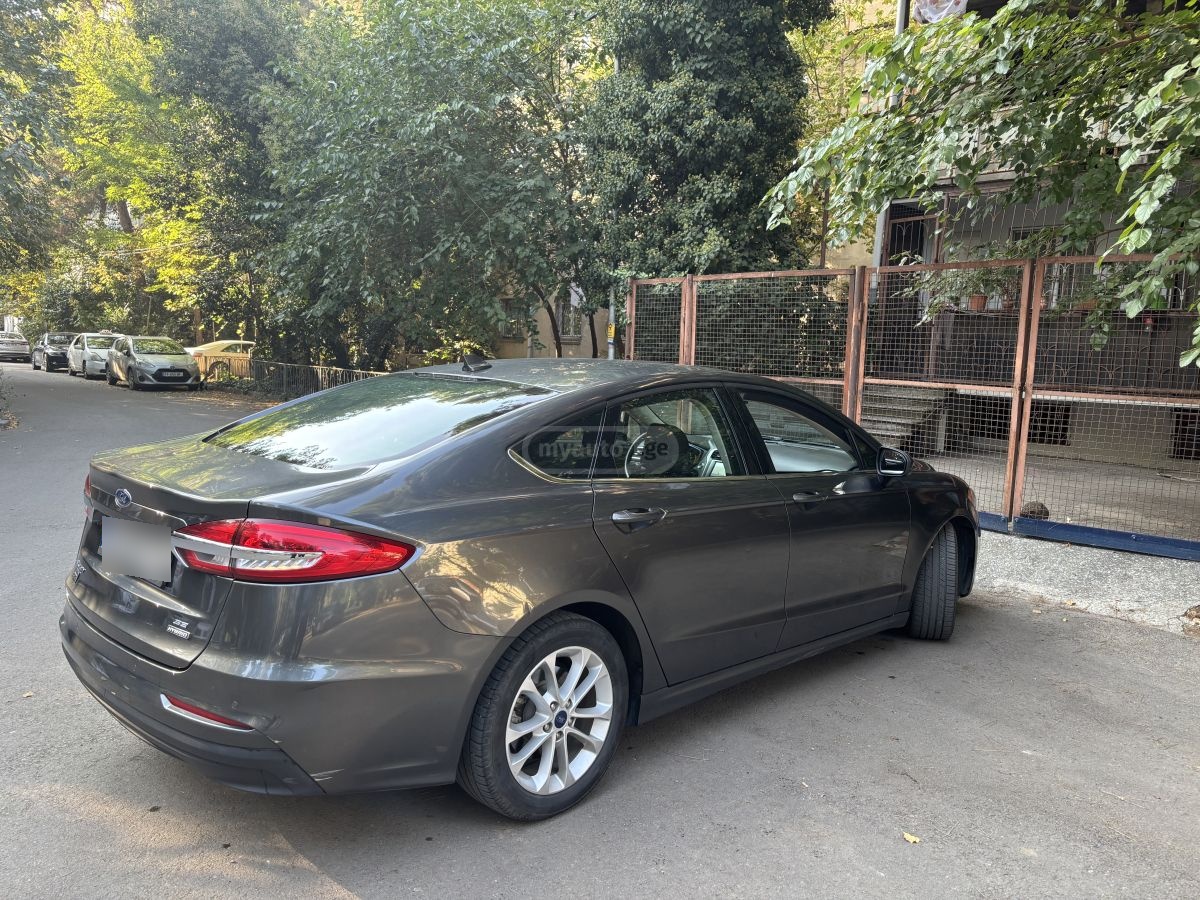 Ford Fusion - фото 2