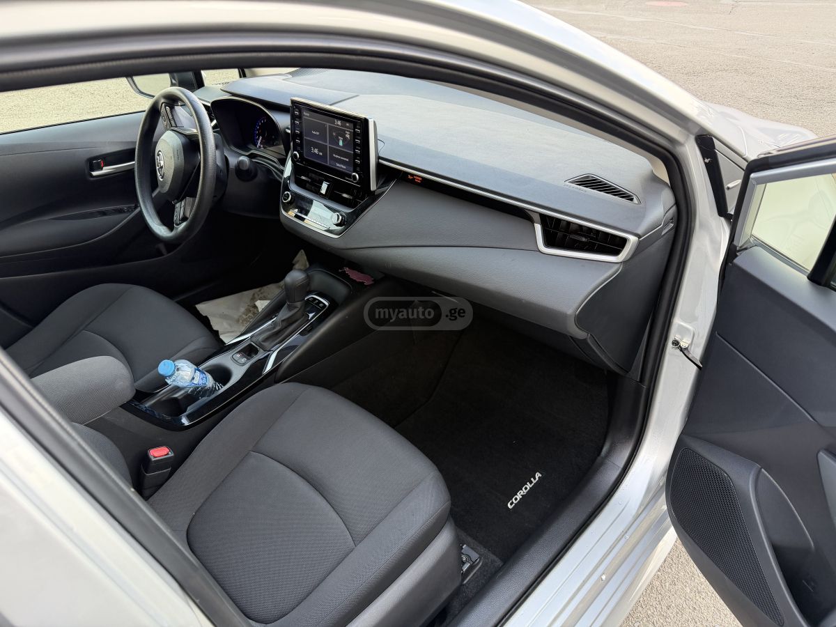 Toyota LE 4dr Sedan CVT — миниатюра 6