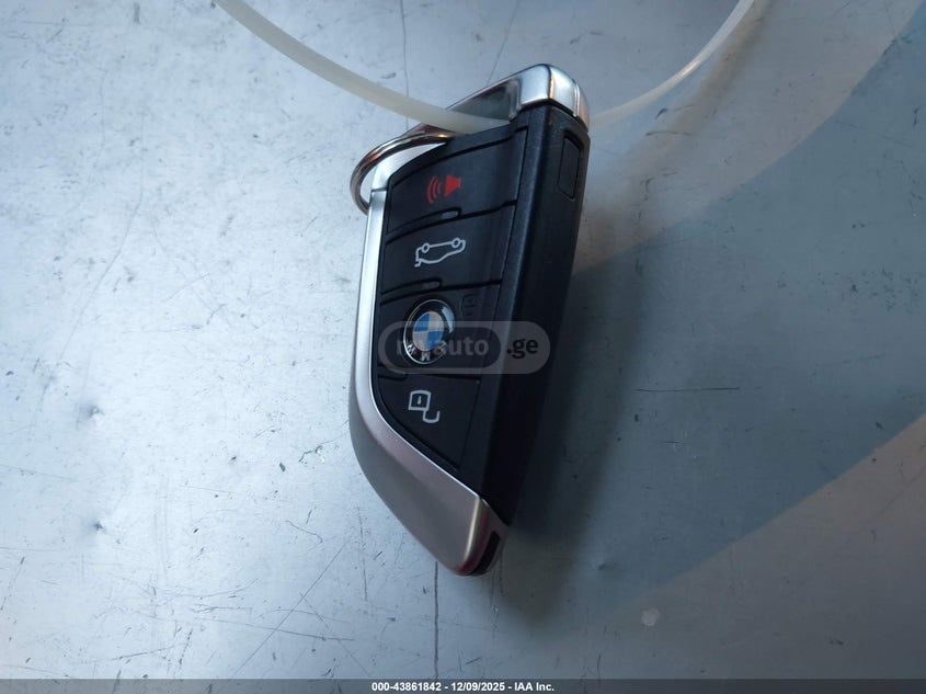 BMW M4 2025 — миниатюра 10