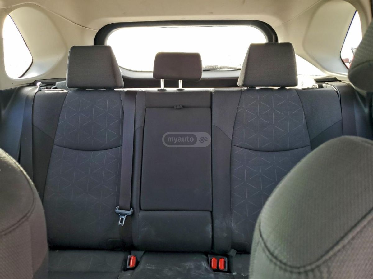 Toyota RAV 4 - фото 10