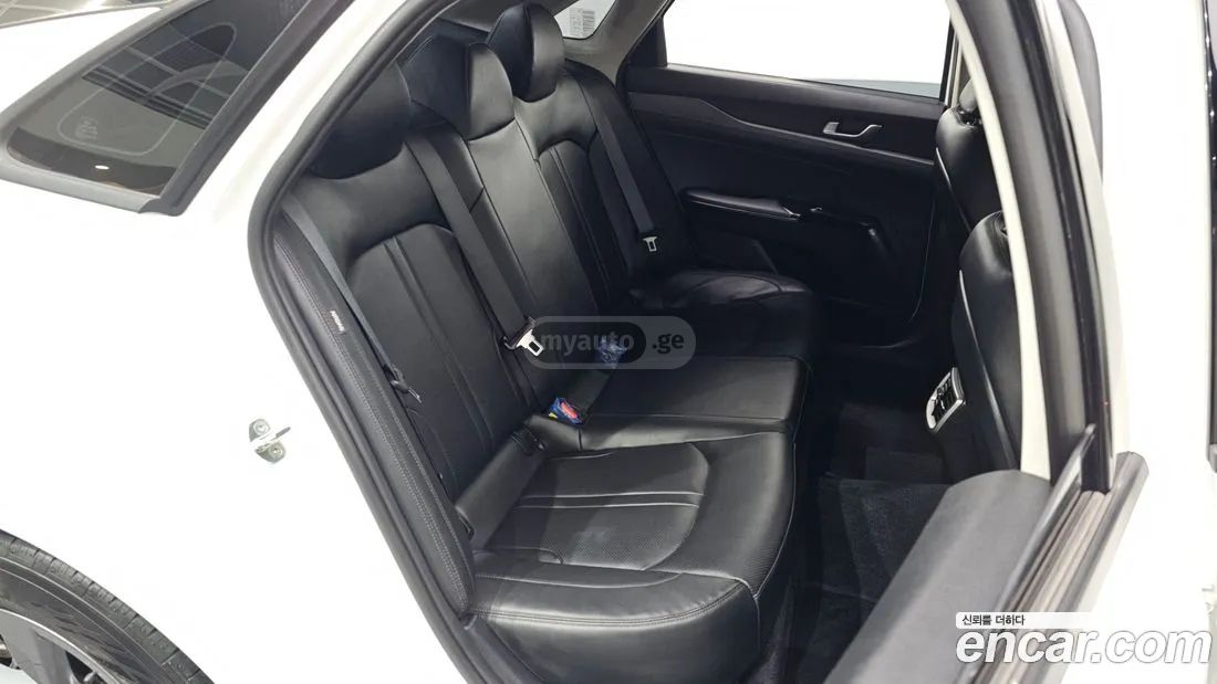 Kia Optima - фото 12