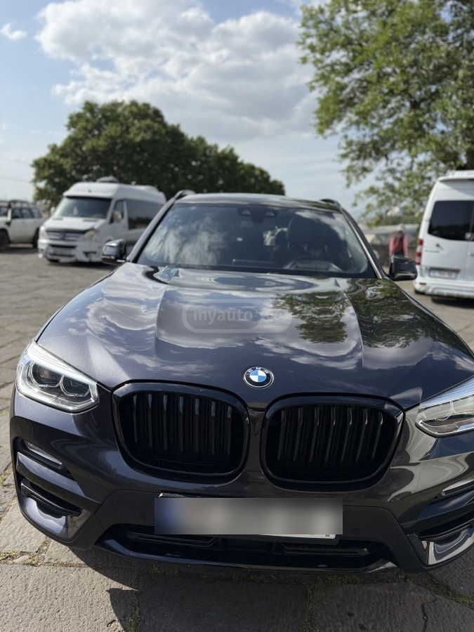 BMW X3 - фото 1
