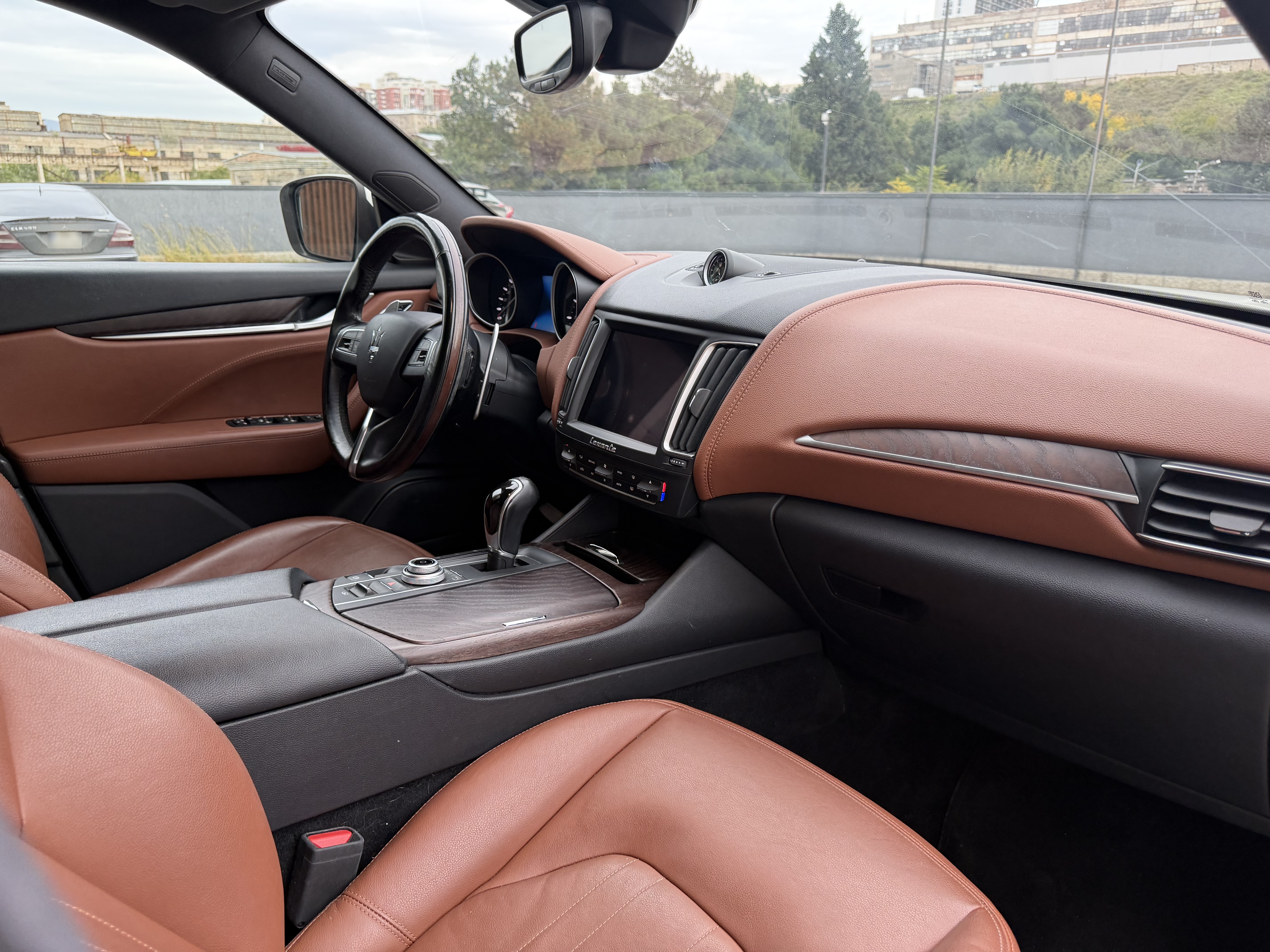 Maserati Levante - фото 8
