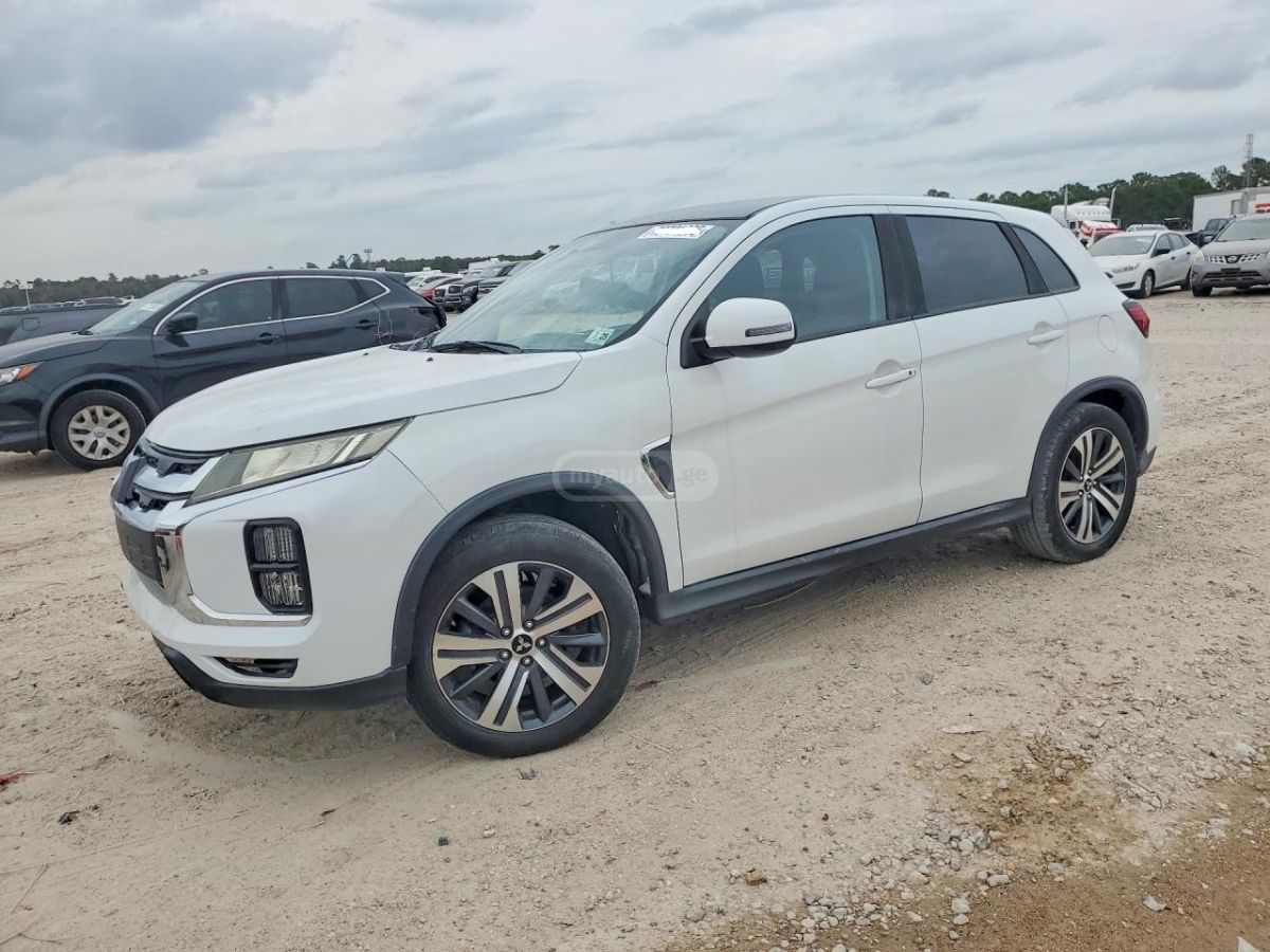 Mitsubishi Outlander Sport - фото 1