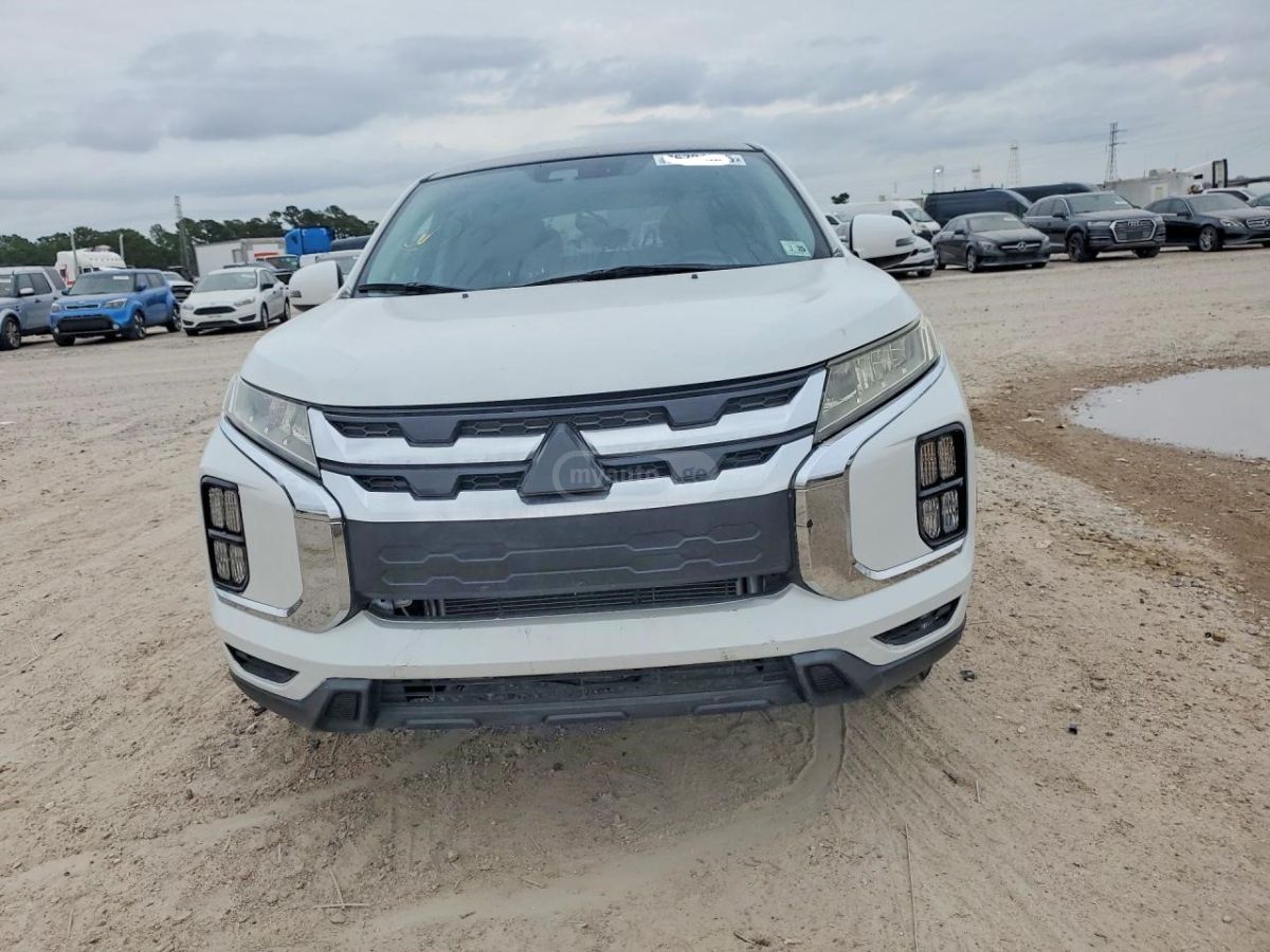 Mitsubishi Outlander Sport - фото 2