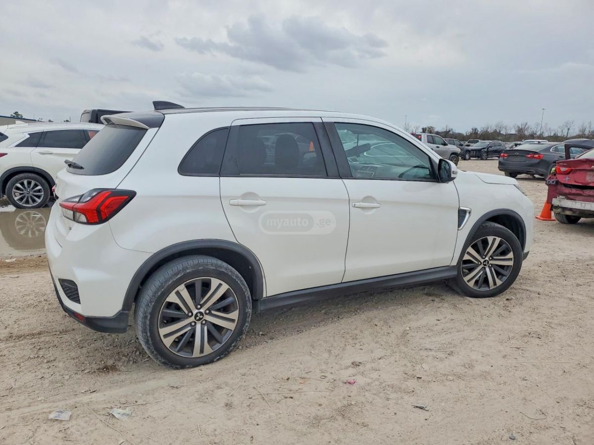 Mitsubishi Outlander Sport - фото 5