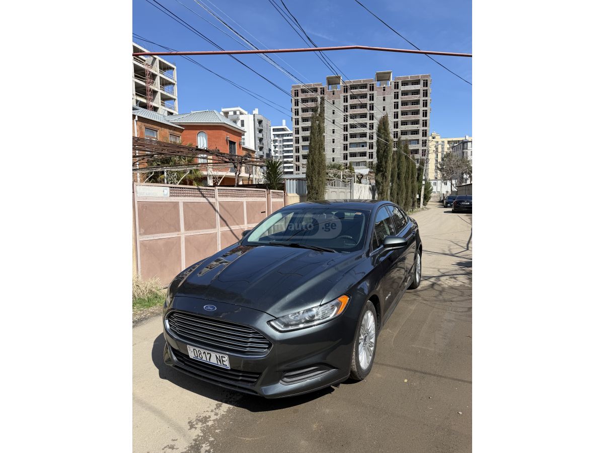 Ford Fusion - фото 1