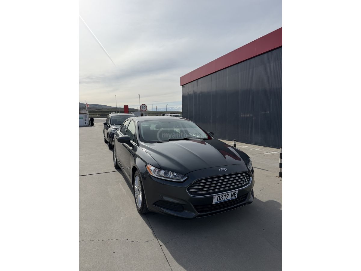 Ford Fusion - фото 12