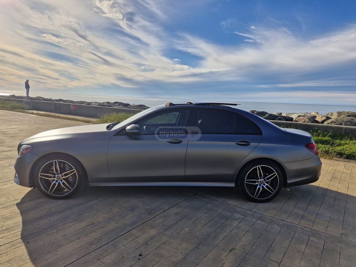 Mercedes-Benz E 300 - фото 8