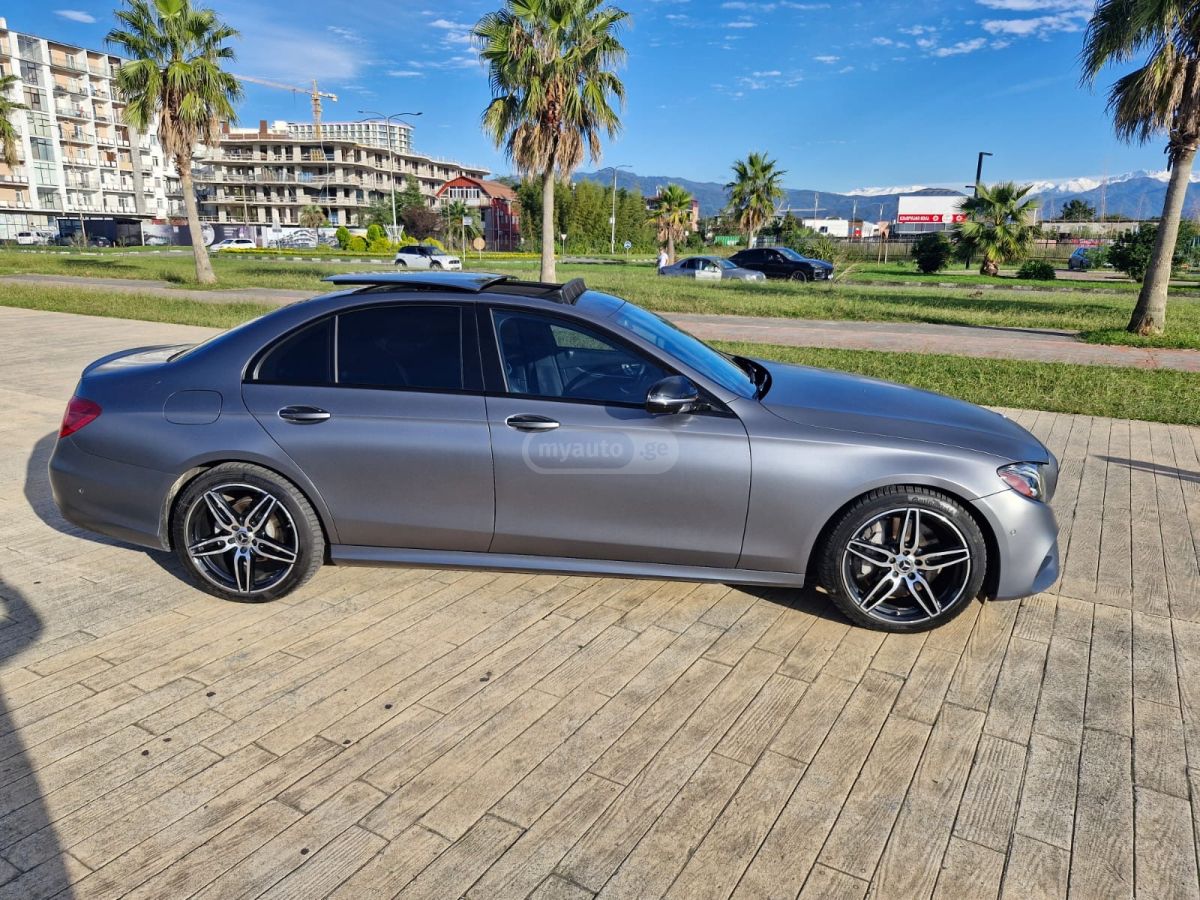 Mercedes-Benz E 300 - фото 9