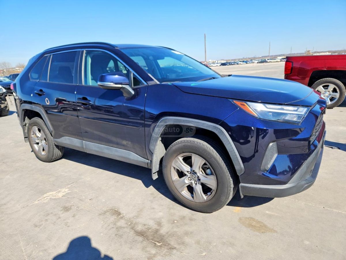 Toyota XLE Premium 4dr Front-Wheel Dr — миниатюра 4