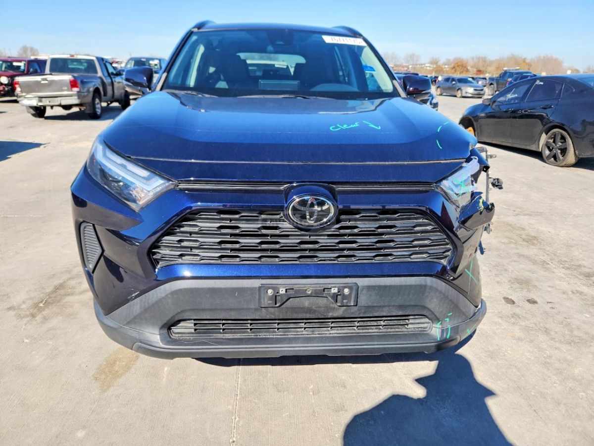 Toyota XLE Premium 4dr Front-Wheel Dr — миниатюра 5