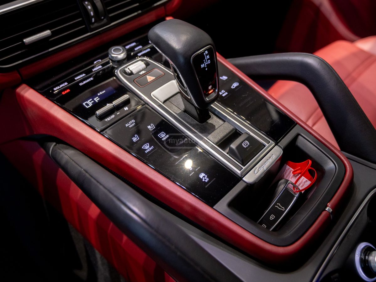 Porsche Cayenne - фото 10