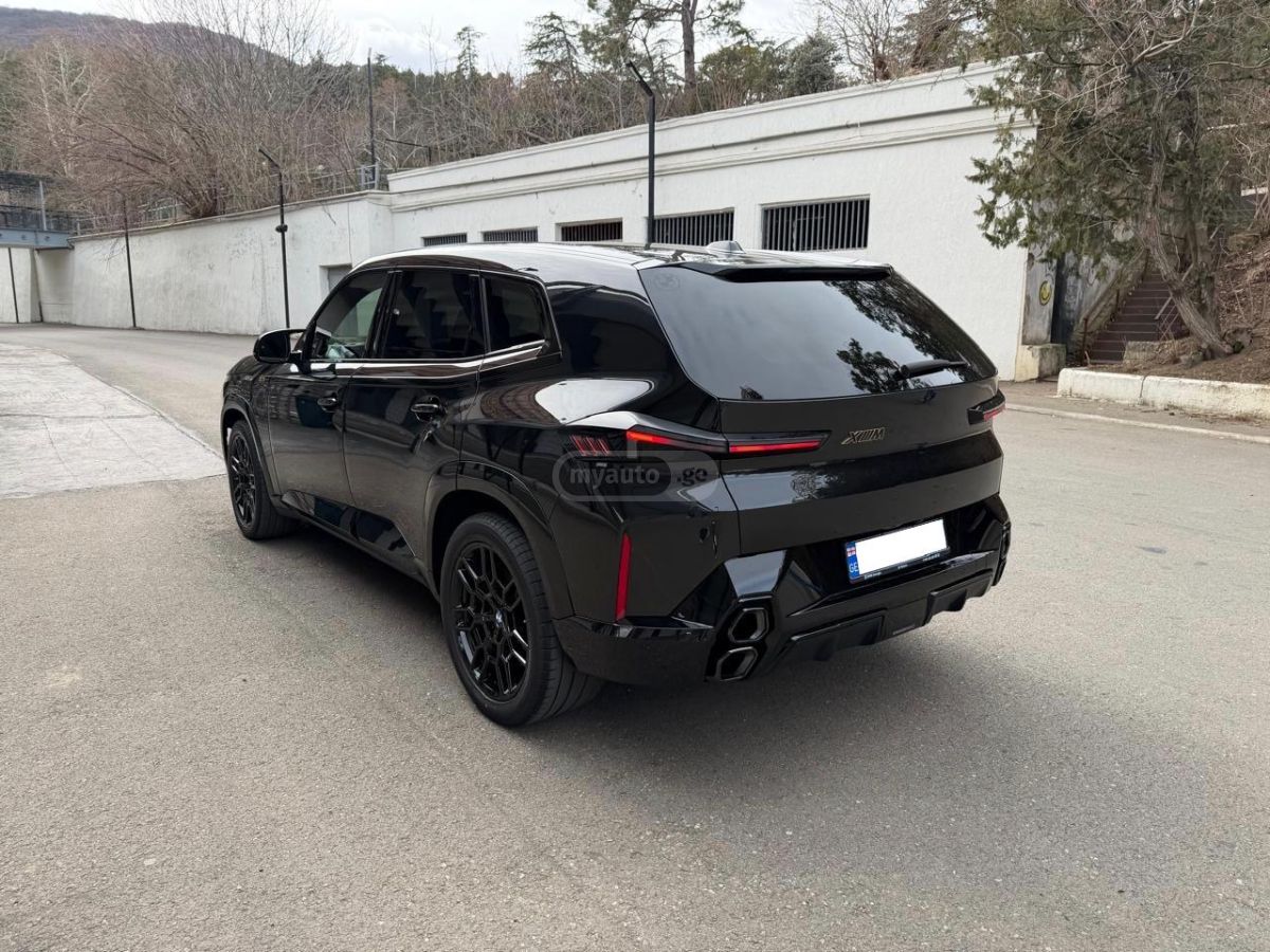 BMW XM - фото 5