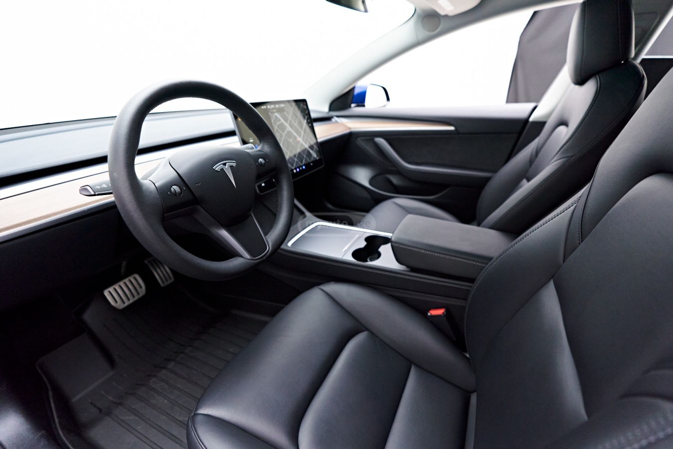 Tesla Model 3 - фото 11
