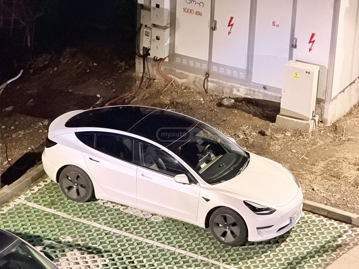 Tesla Model 3 - фото 14