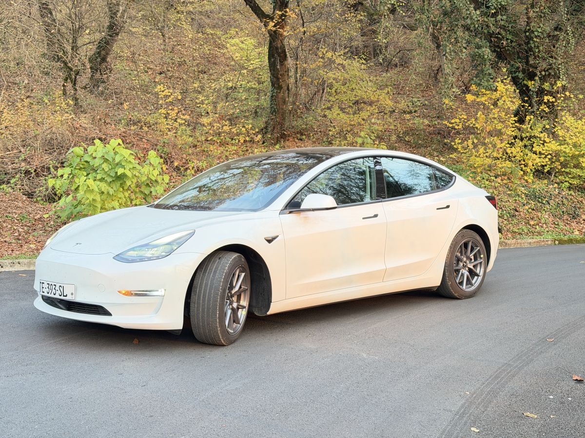 Tesla Model 3 - фото 15