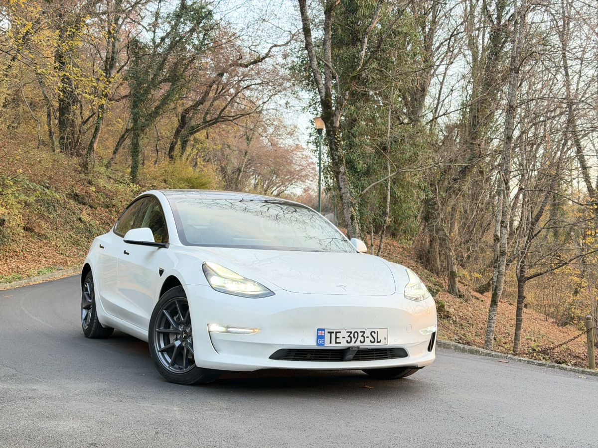 Tesla Model 3 - фото 3