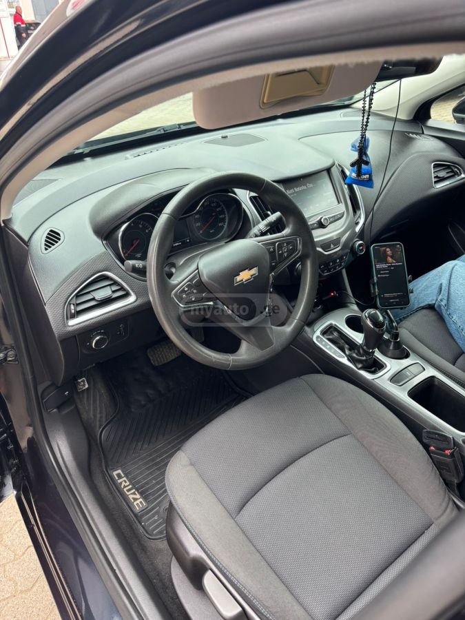 Chevrolet Cruze - фото 11