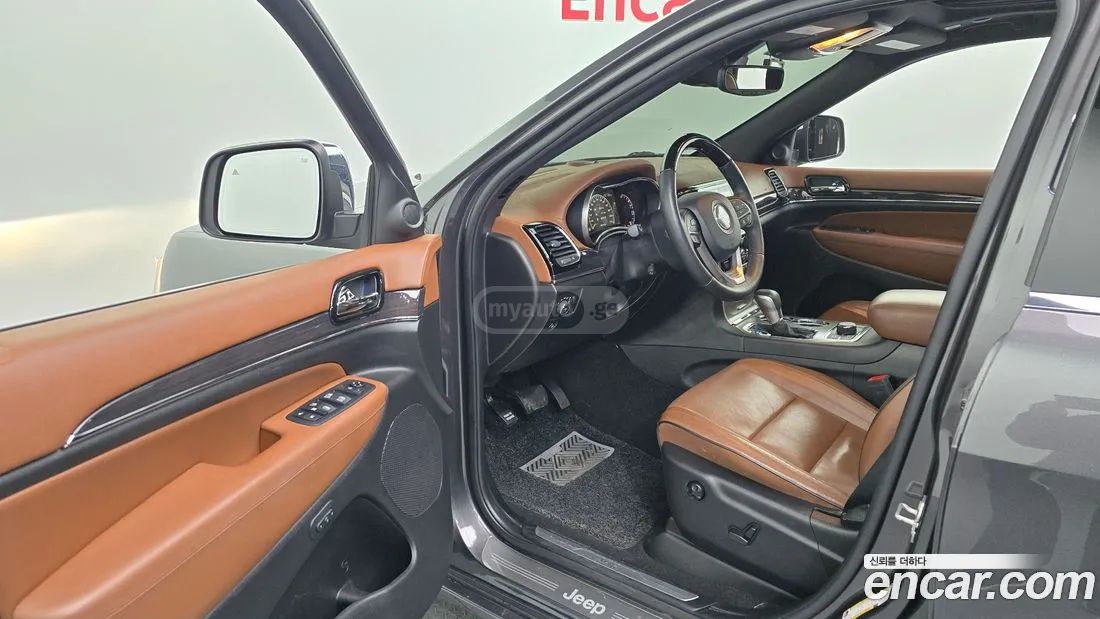 Jeep Grand Cherokee - фото 10