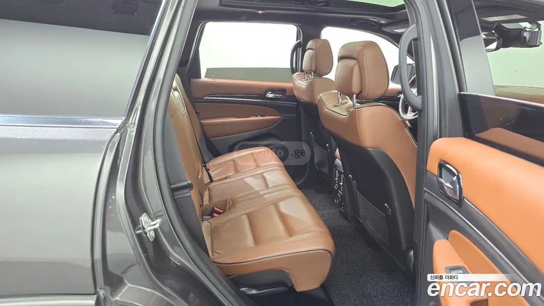 Jeep Grand Cherokee - фото 12