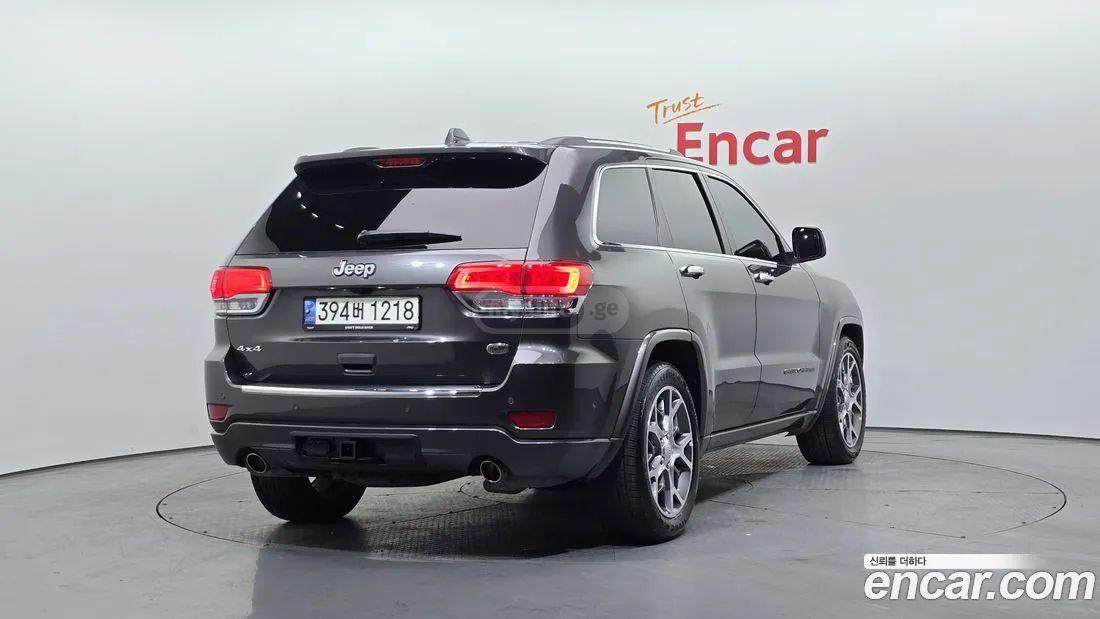 Jeep Grand Cherokee - фото 2