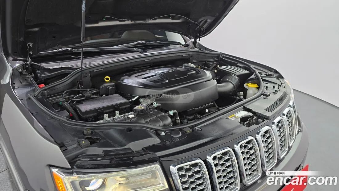 Jeep Grand Cherokee - фото 6