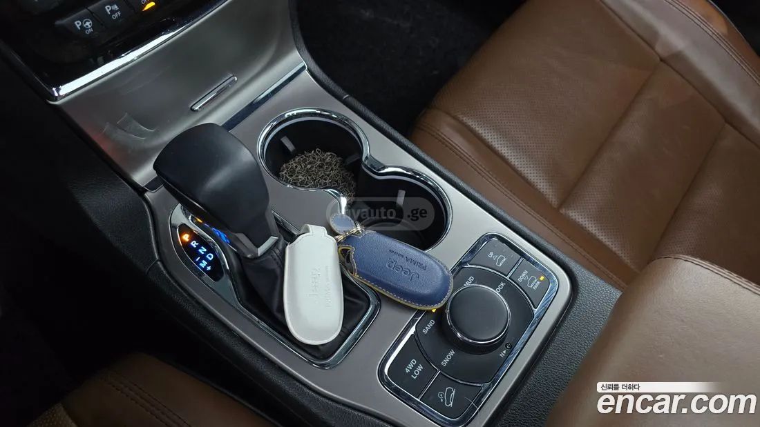 Jeep Grand Cherokee - фото 9