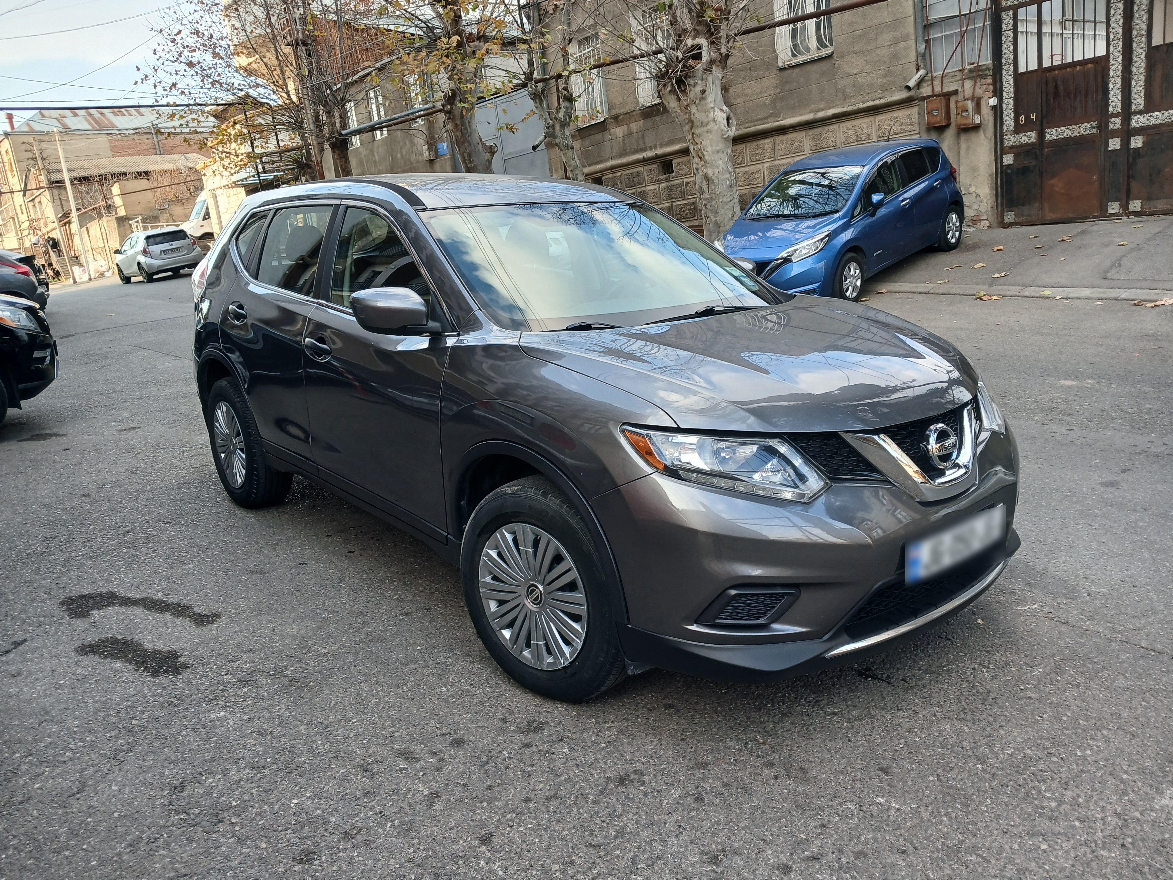 Nissan Rogue - фото 1