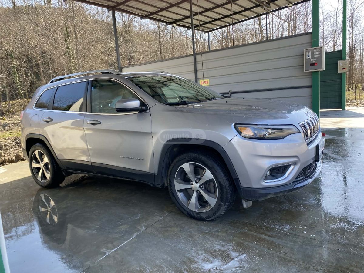 Jeep Cherokee - фото 1