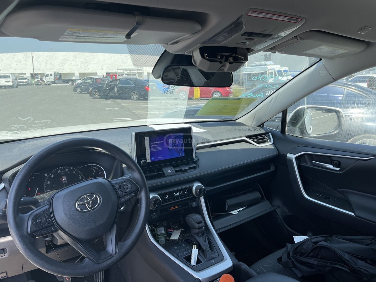 Toyota XLE 4dr All-Wheel Drive Automa — миниатюра 6