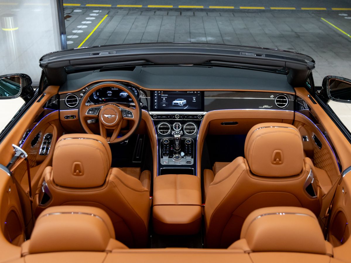 Bentley Continental 2025 — миниатюра 5