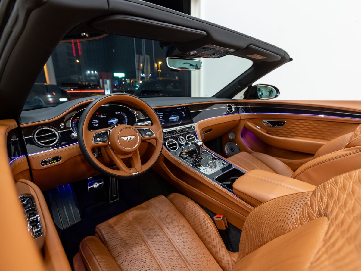 Bentley Continental 2025 — миниатюра 8