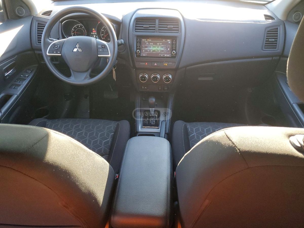 Mitsubishi Outlander - фото 8