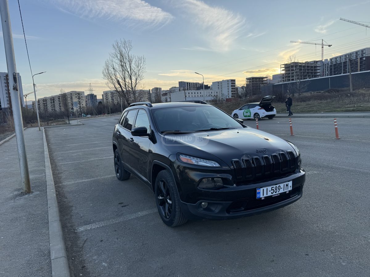 Jeep Cherokee - фото 1