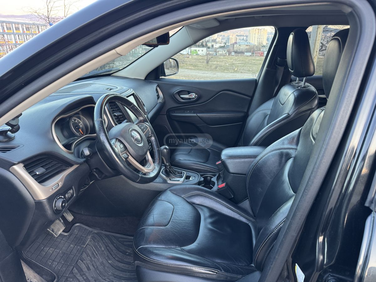 Jeep Cherokee - фото 13