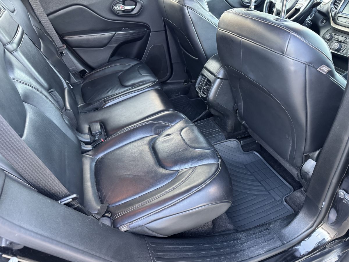 Jeep Cherokee - фото 7