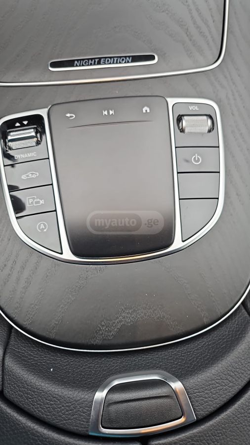 Mercedes-Benz E 300 2022 — миниатюра 11