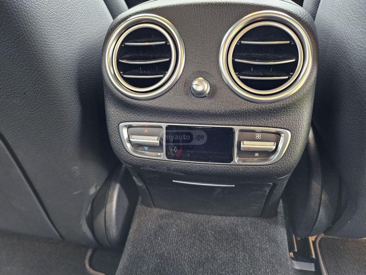 Mercedes-Benz E 300 2022 — миниатюра 12