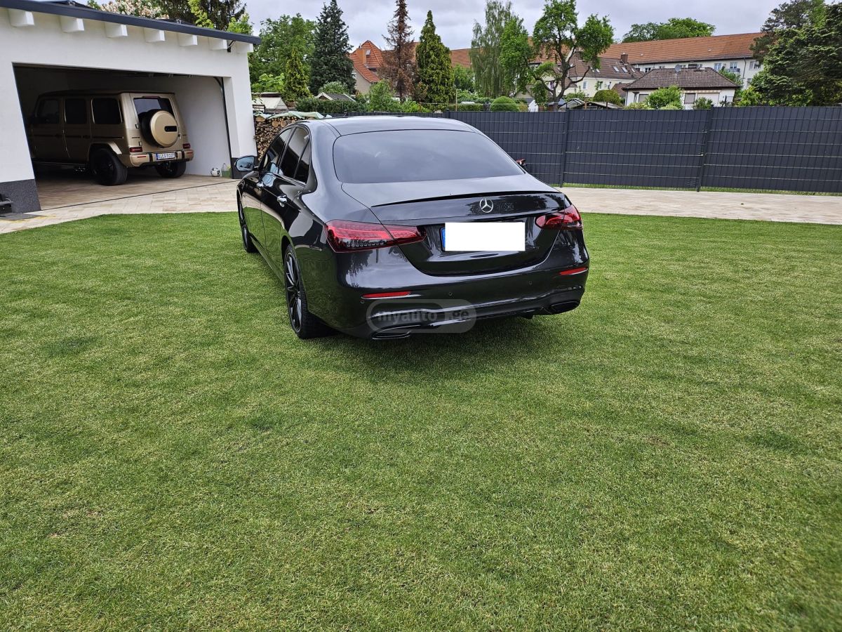 Mercedes-Benz E 300 2022 — миниатюра 2