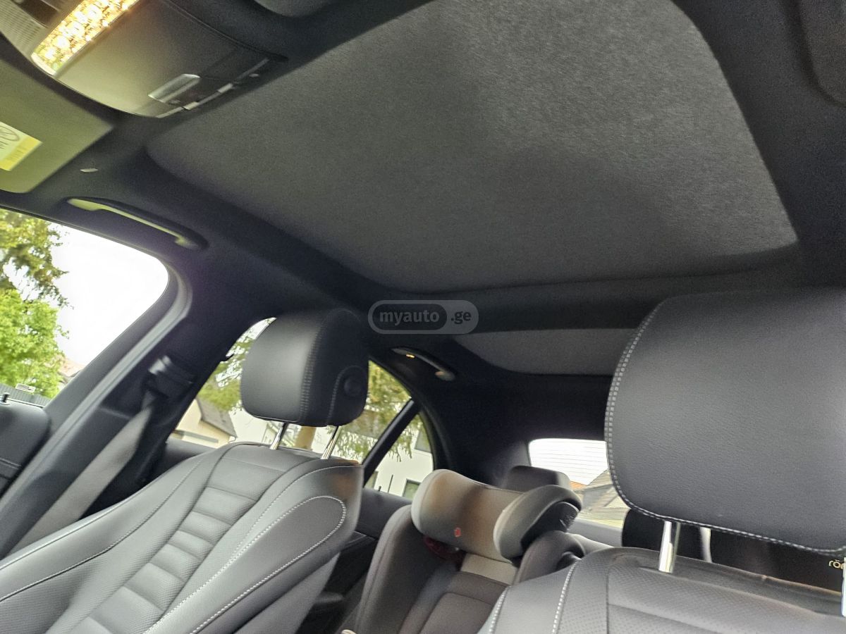 Mercedes-Benz E 300 2022 — миниатюра 9