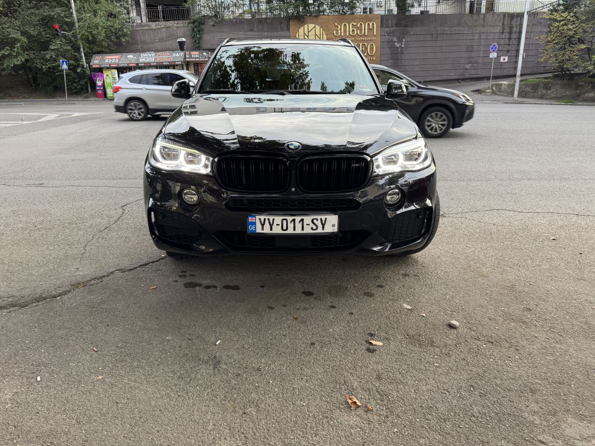 BMW X5 - фото 1