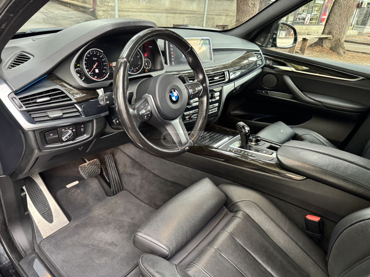 BMW X5 - фото 6